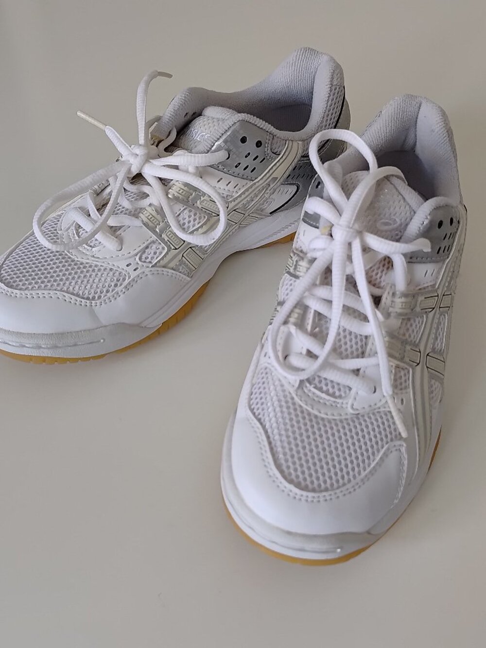Asics JNR Rocket Youth Indoor Shoes White Size 5 Silver White Sneakers